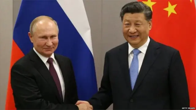 राष्ट्रपति व्लादिमीर पुतिन और राष्ट्रपति शी जिनपिंग