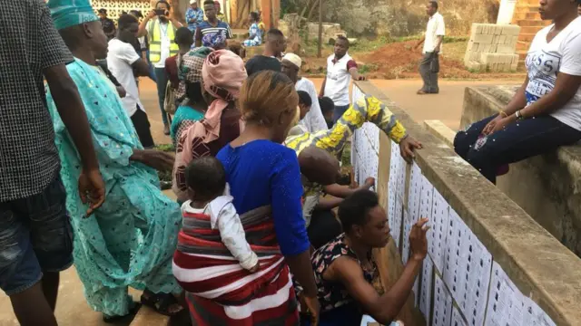 Nigeria police send 30, 000 police men to do security for di election