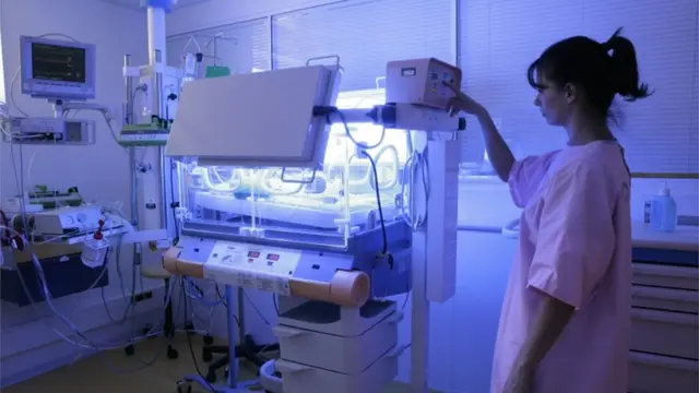 नवजात शिशुहरूमा देखिने जण्डिको उपचारमा फोटोथेरापी प्रविधिको पनि प्रयोग हुन थालेको छ