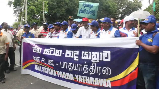 ආණ්ඩුවේ උත්සාහය පාගමන කඩාකප්පල් කිරීම - මහින්ද