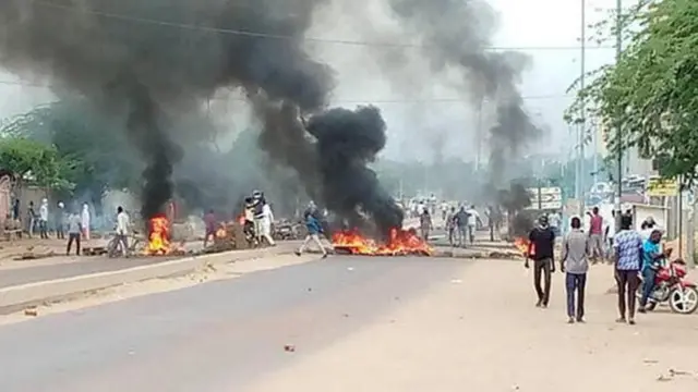 Protests dey put fire for street