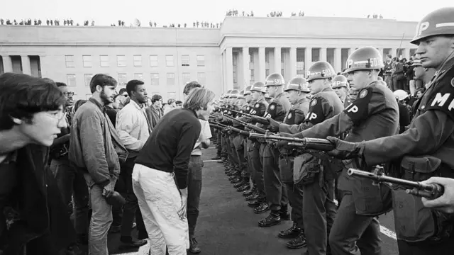 Protestas universitarias contra la guerra en Vietnam