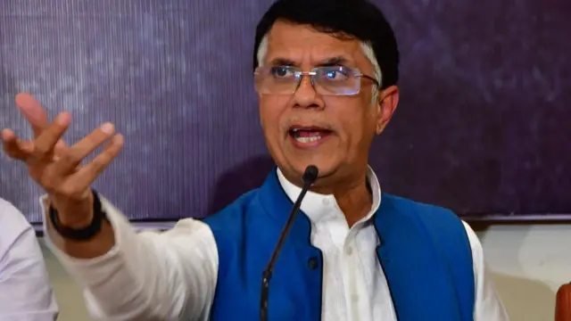 কংগ্রেসের জাতীয় মুখপাত্র পবন খেড়া