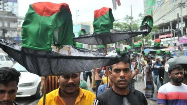 দ্বাদশ জাতীয় সংসদ নির্বাচনে ৩০০ আসনে জমা পড়া প্রায় পৌনে তিন হাজার মনোনয়নপত্র যাচাই-বাছাই করে ৭৩১ জনের প্রার্থিতা বাতিল করেছে নির্বাচন কমিশন। 