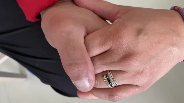 Dima na Katja bafatanye ibiganza