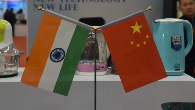 भारत और चीन का झंडा