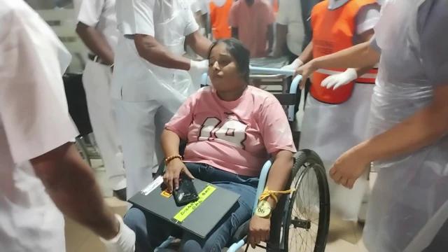 இலங்கை, பேருந்து விபத்து, மீட்புப் பணி, விபத்து, பயணம்