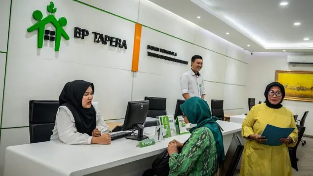 Presiden Joko Widodo menetapkan Peraturan Pemerintah (PP) Nomor 21 Tahun 2024 tentang perubahan atas PP Nomor 25 Tahun 2020 tentang Tapera sebagai upaya untuk meningkatkan efektivitas penyelenggaraan dan akuntabilitas pengelolaan dana Tapera.