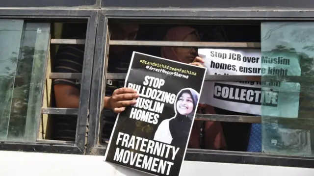 অভিযোগ, মুসলিমরাই বুলডোজারের ভিক্টিম হচ্ছেন বেশি বেশি করে