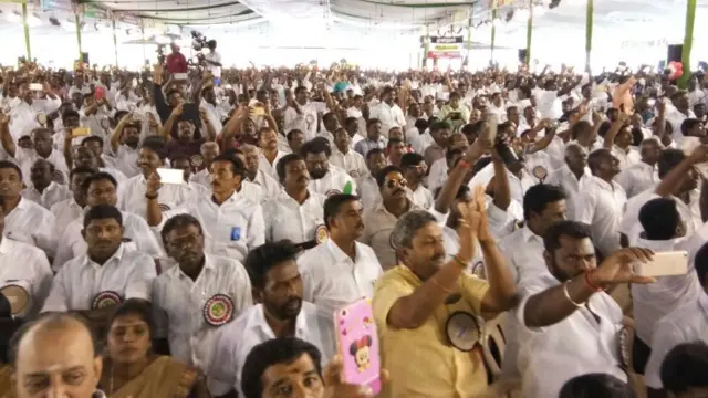 'அம்மா மக்கள் முன்னேற்றக் கழகம்' : தினகரனின் புதிய அமைப்பு