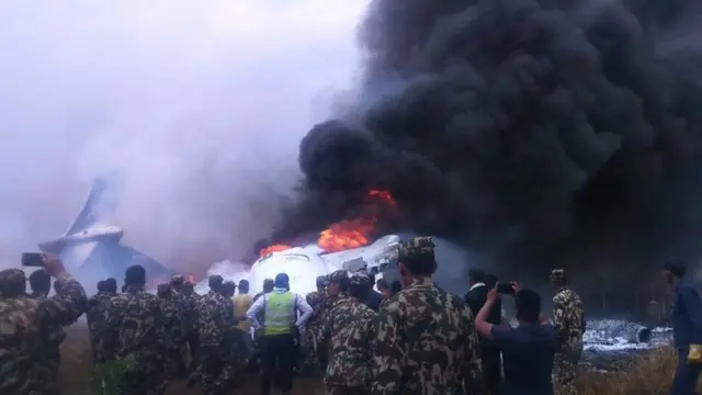 O avião pegando fogo no aeroportojogo que paga de verdade no pixKatmandu