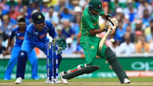 43 ஓவர்களின் முடிவில் 247 ரன்கள்: