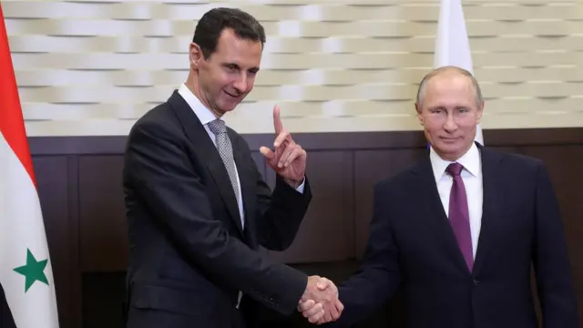 Suriye Devlet Başkanı Beşar Esad, Rusya'ya gitti ve Devlet Başkanı Vladimir Putin ile görüştü - BBC News Türkçe