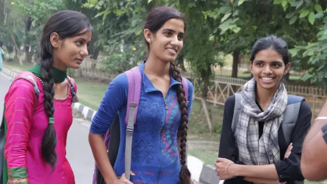 ਸਿਮਰਨ, ਮੁਸਕਾਨ ਅਤੇ ਰਿਤਿਕਾ