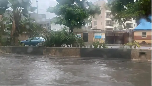 Òjò àrọ̀ọ̀rọ̀dá l'Eko