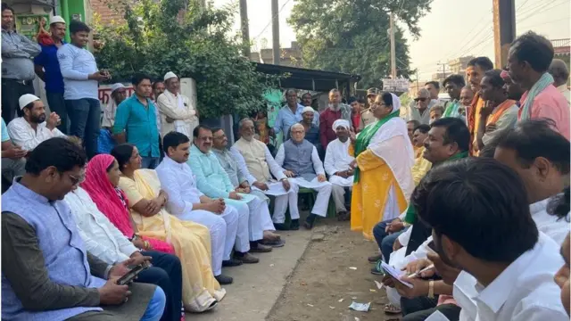 नुक्कड़ सभा