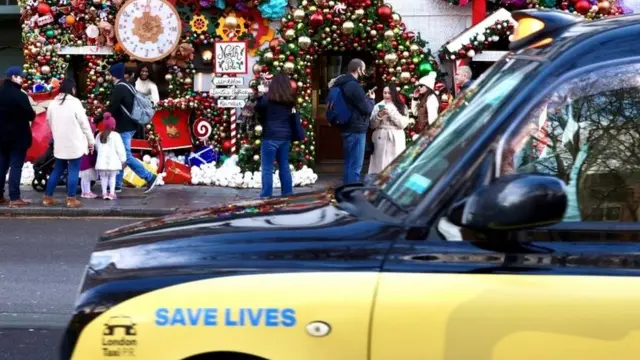 Des consommateurs à Londres