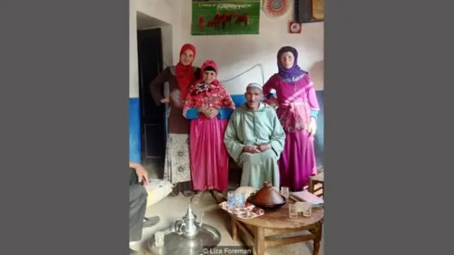 如今伊戴尔的生活几乎和牛津学生来访时是一样的。