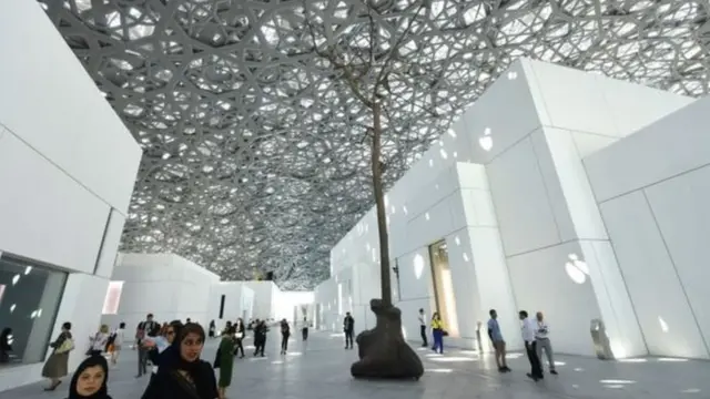 लूव्र म्यूज़ियम