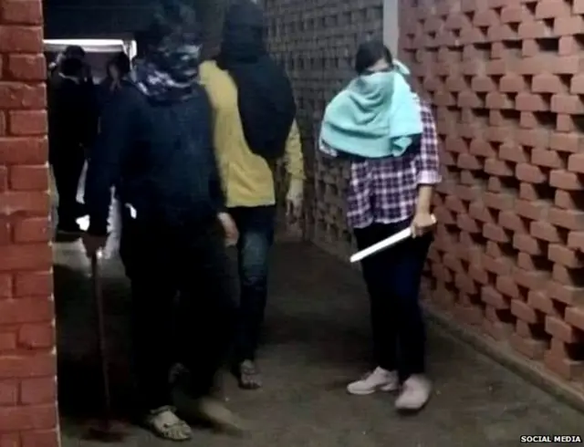 सोशल मीडिया पर वायरल तस्वीर