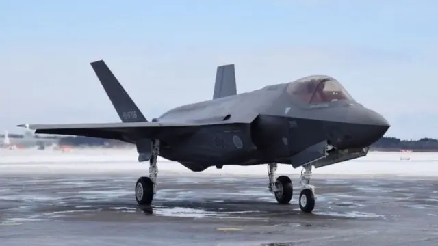 Кеча радарлардан йўқолиб қолган Японияга тегишли F-35 қирувчиси қолдиқлари Тинч Уммонидан топилгани хабар қилинмоқда