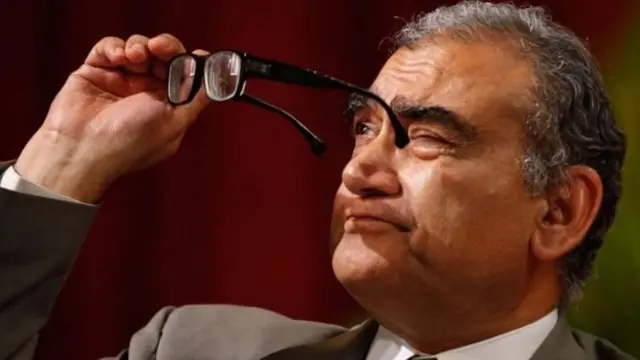 தனது வலைப்பதிவிற்காக நீதிபதி ரஞ்சன் கோகோயிடம் நீதிமன்றத்தில் மன்னிப்பு கேட்டார் நீதிபதி கட்ஜூ