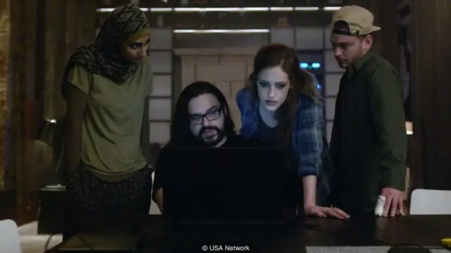 Metode peretasan dalam Mr Robot mendapat pujian dari firma keamanan siber maupun para peretas tulen.