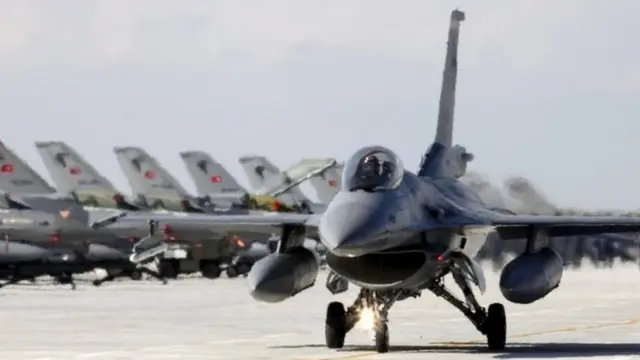 F-16 ዝዓይነተን ነፈርቲ ውግእ ቱርኪ፡ ፋይል ስእሊ