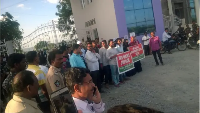 ఫాతిమా మెడికల్ కాలేజీ విద్యార్థులు