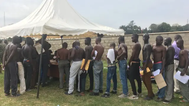 watu walipiga foleni