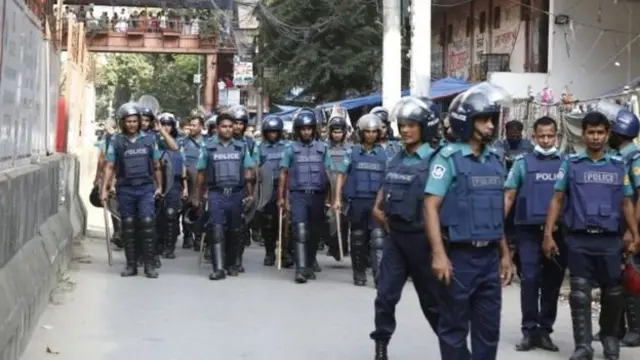 పోలీసు బలగాలు