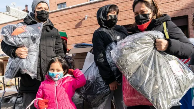 Ayuda a las familias en Nueva York.