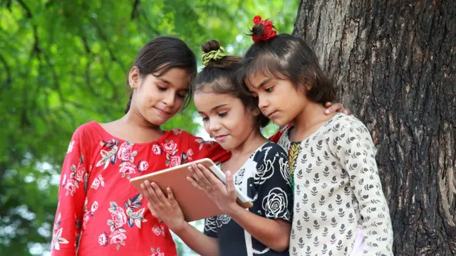 बच्ची, टैबलेट, शिक्षा