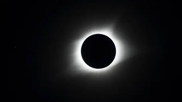 Eclipse solar total