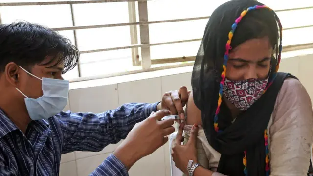 कोरोना वैक्सीन