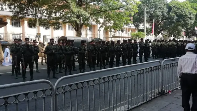 முஸ்லிம் அமைச்சர் மற்றும் ஆளுநர்களை நீக்கக்கோரி கண்டியில் போராட்டம்