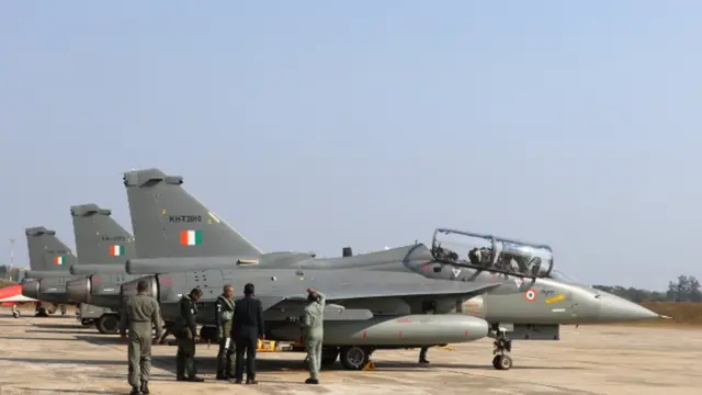 இலங்கை சென்றுள்ள இந்திய விமானப்படை விமானங்கள்