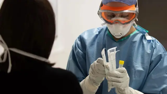 العاملين بالقطاع الصحي