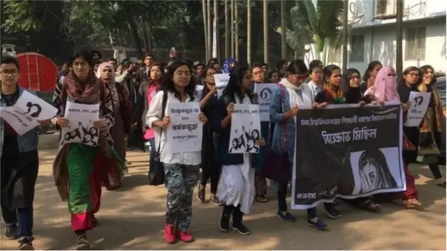 গত কয়েকদিন ঢাকা বিশ্ববিদ্যালয় ছিল প্রতিবাদ বিক্ষোভে উত্তাল