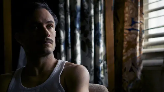 Gael García Bernal en "Neruda"