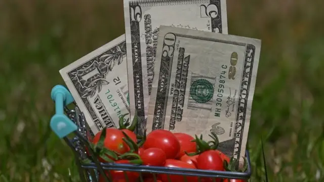 ਡਾਲਰ ਦੇ ਮੁਕਾਬਲੇ ਹੇਠਾਂ ਡਿੱਗਦਾ ਰੁਪਏ ਦਾ ਮੁੱਲ