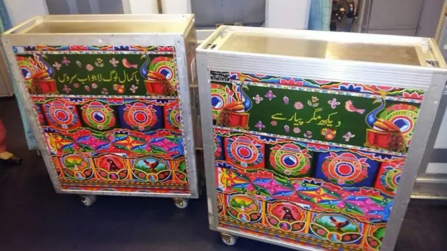 پی آئی اے ٹرک آرٹ ٹرالی