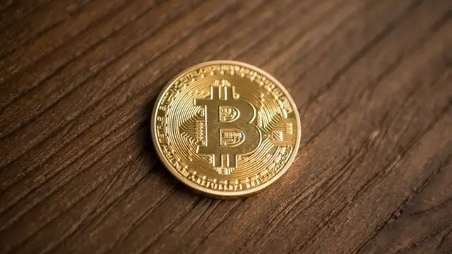 Біткоїн встановив абсолютний рекорд. Чому криптовалюта знову зростає в ціні