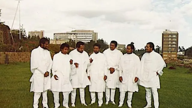 ኣይበክስ / ሮሃ ባንድ