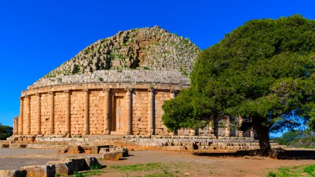 El mausoleo real de Mauritania, la tumba del rey bereber Juba II y la reina Cleopatra Selene II, provincia de Tipaza, Argelia.