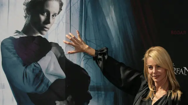 La actriz española Belén Rueda frente al cartel de "El Orfanato" en Madrid, en 2007.