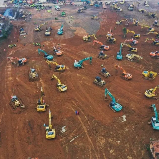 चीनमध्ये कोरोना व्हायरसची लागण झालेल्या रुग्णांसाठी सहा दिवसांत हॉस्पिटल उभारण्याची मोहीम सुरू आहे.