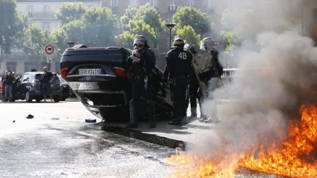 Protes terhadap UberPop berubah menjadi kekerasan. Paris, 25 Juni 2015