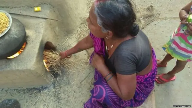 महिला गैस सिलेंडर उज्जवला योजना