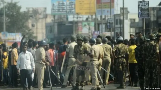 ਮਹਾਰਾਸ਼ਟਰ ਵਿੱਚ ਪ੍ਰਦਰਸ਼ਣ